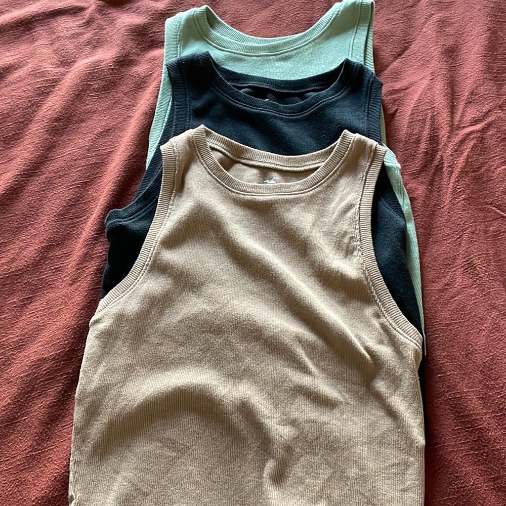 3 hollister must have mockneck tees